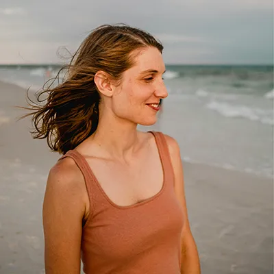 Camille, monitrice de surf diplômée — Line Up, Côte Landaise.